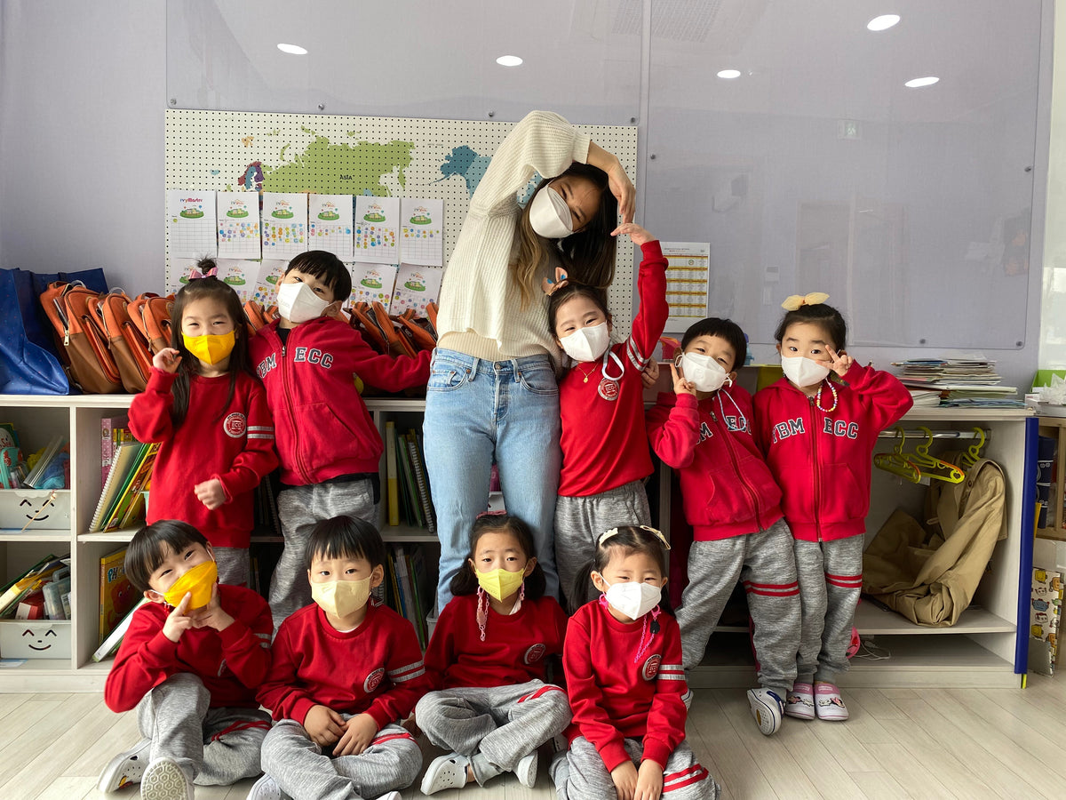 Teaching English in China 2026: Salary, Visa & Best Cities Guide