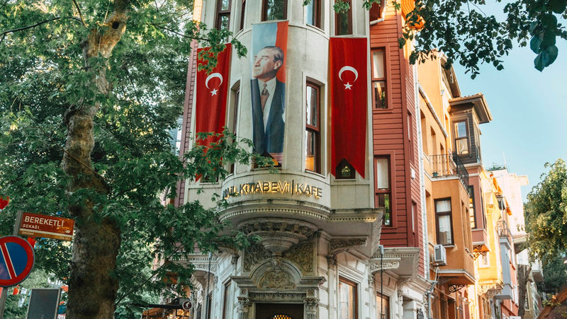 Busy Istanbul street scene in the evening, a typical setting for English teachers working in Turkey