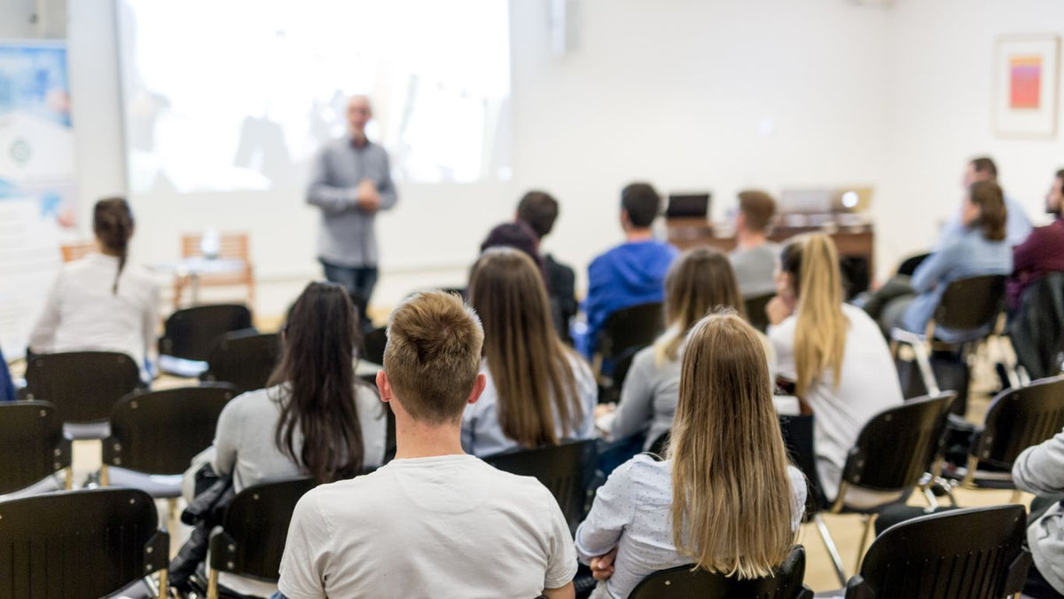 Why Choose TESOL \ TEFL with Premier TEFL in Cheyenne?