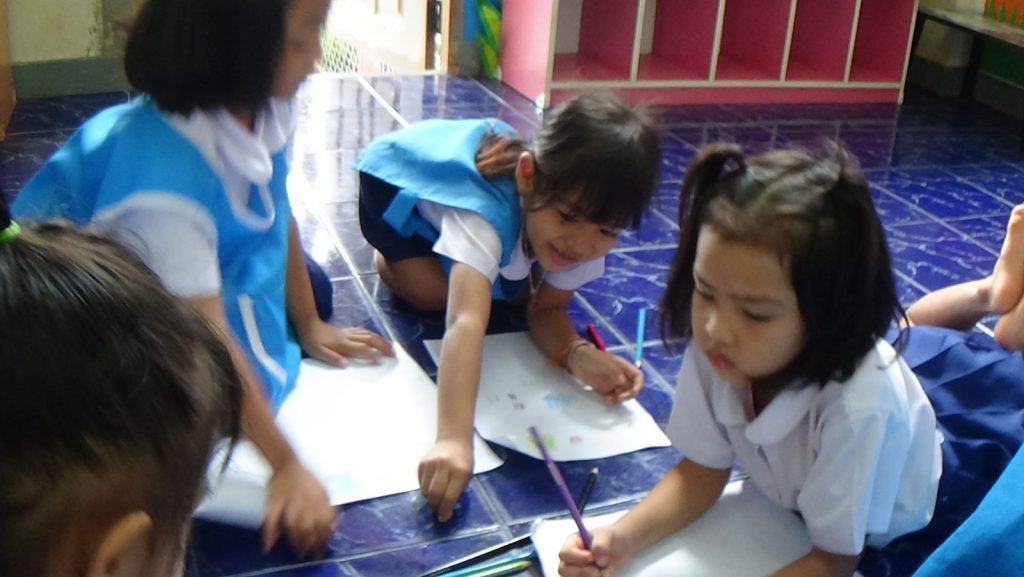 Students working - Tefl teacher abroad in Thailand